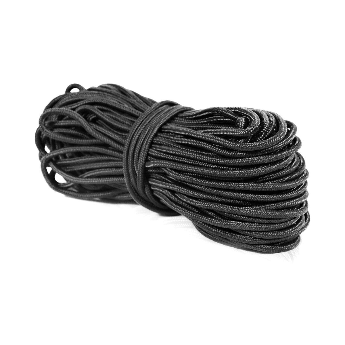 DD Paracord i sort, 25 meter kveilet og bundet sammen, på hvit bunn